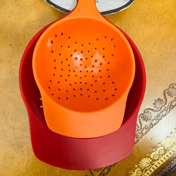 Farberware Fresh Small Assorted Size Red Orange Colanders Set of 2 NEW - Picture 3 of 7